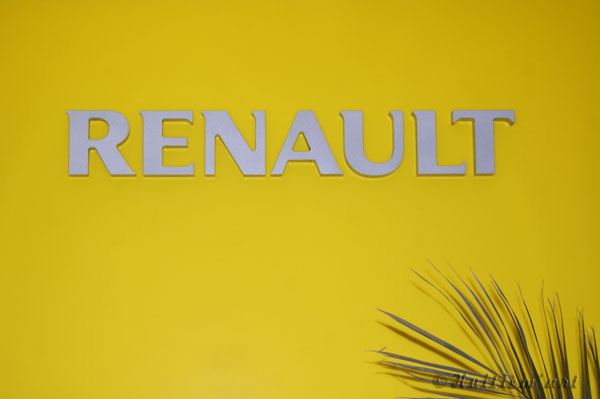 Photographie de la marque Renault réalisée par Huitièm'art, photographe à Avignon (Vaucluse)