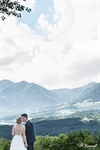 Photographie d'un couple de mariés  à la montagne réalisée par noelle gamand huitièm'art vaucluse avignon