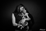Photographie de nouveaux nés faux jumeaux un petit garçon et une petite fille réalisées par noelle gamand  photographe bébé avignon vaucluse