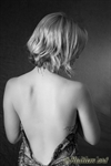 Photographie d'une jeune fille de dos réalisée par Huitièm'art, photographe à Avignon (Vaucluse)