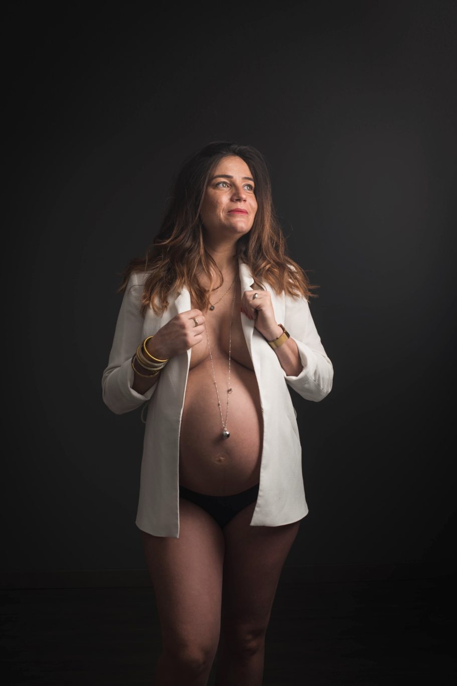 maternité femme enceinte en chemise