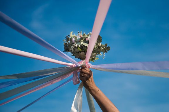 Bouquet de la mariée avec des rubans